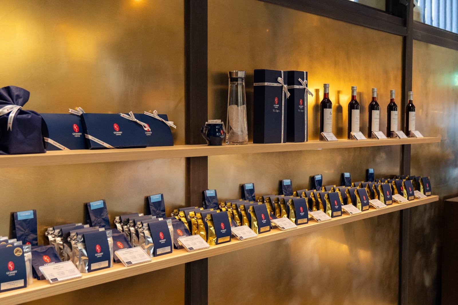 古の京都、現代の味 - GESHARY COFFEE 洛で感じる新たな刺激 | COFFEE ROBOT